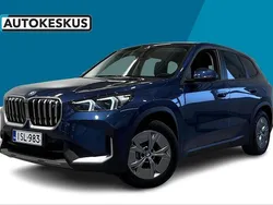 Sininen Käytetty 2023 BMW iX1 Comfort Edition Katumaasturi | 37 900 € (Perustarjous)
