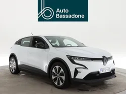 Valkoinen Käytetty 2024 Renault Mégane Evolution Viistoperä | 31 480 € (Perustarjous)