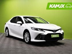 Valkoinen Käytetty 2024 Toyota Camry Hybrid Business Edition Sedan | 34 890 €