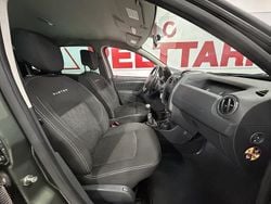 Vihreä Käytetty 2013 Dacia Duster Lauréate Katumaasturi | 6 900 € (Hieman kallis)