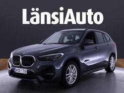 Harmaa Käytetty 2022 BMW X1 Sport Line Katumaasturi | 28 490 € (Perustarjous)