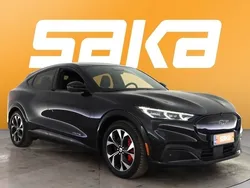 Musta Käytetty 2022 Ford Mustang Mach-E Katumaasturi | 42 790 € (Perustarjous)