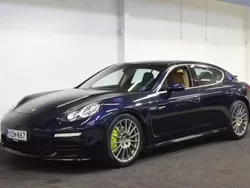 Sininen Käytetty 2015 Porsche Panamera S E-Hybrid Sedan | 35 500 €