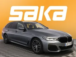 Sininen Käytetty 2021 BMW 530e M Sport Farmari | 30 790 € (Hyvä tarjous)