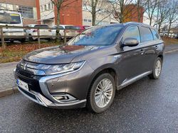 Ruskea Käytetty 2019 Mitsubishi Outlander P-HEV Instyle Katumaasturi | 17 800 € (Hyvä tarjous)