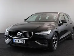 Musta Käytetty 2022 Volvo V60 Core Farmari | 27 800 € (Hyvä tarjous)