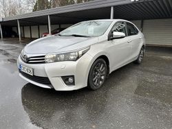 Hopea Käytetty 2016 Toyota Corolla Multidrive S Sedan | 14 550 € (Hyvä tarjous)