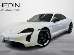 Valkoinen Käytetty 2021 Porsche Taycan Turbo Sedan | 79 800 €