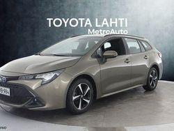 Ruskea (beige) Käytetty 2024 Toyota Corolla Active Farmari | 28 390 € (Perustarjous)