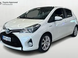 Valkoinen Käytetty 2016 Toyota Yaris Hybrid Premium Viistoperä | 14 290 € (Perustarjous)