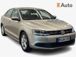 Argento Usata 2014 VW Jetta Comfortline Tre volumi | 8 290 € (Buon prezzo)