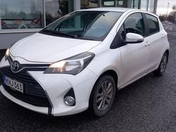 Valkoinen Käytetty 2016 Toyota Yaris Active Viistoperä | 14 680 € (Perustarjous)
