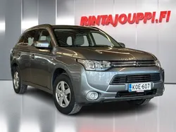 Harmaa Käytetty 2015 Mitsubishi Outlander P-HEV Instyle Farmari | 11 500 € (Perustarjous)