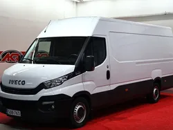 Valkoinen Käytetty 2018 Iveco Daily Van | 28 900 € (Perustarjous)