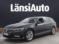 Harmaa Käytetty 2020 VW Passat R-line Farmari | 28 490 € (Hieman kallis)