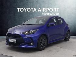 Sininen Käytetty 2024 Toyota Yaris Hybrid Viistoperä | 21 390 € (Supertarjous)