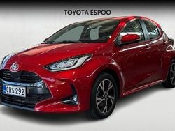 Harmaa Käytetty 2024 Toyota Yaris Hybrid Plus Viistoperä | 23 990 € (Supertarjous)