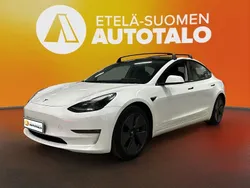 Valkoinen Käytetty 2022 Tesla Model 3 Sedan | 34 800 € (Kallis)