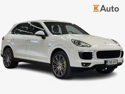 Valkoinen Käytetty 2016 Porsche Cayenne S E-Hybrid Katumaasturi | 27 890 € (Perustarjous)