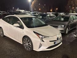 Valkoinen Käytetty 2017 Toyota Prius Active Viistoperä | 18 490 € (Perustarjous)