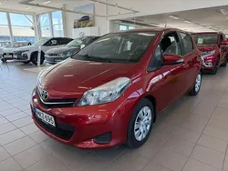 Punainen Käytetty 2013 Toyota Yaris Multidrive S Viistoperä | 10 400 € (Perustarjous)