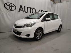 Valkoinen Käytetty 2014 Toyota Yaris Active Viistoperä | 11 900 € (Perustarjous)