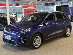 Sininen Käytetty 2021 Kia e-Niro 2 Katumaasturi | 25 990 € (Perustarjous)