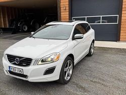 Käytetty 2012 Volvo XC60 R-Design Katumaasturi | 18 900 € (Hyvä tarjous)