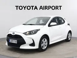 Valkoinen Käytetty 2022 Toyota Yaris Active Viistoperä | 20 390 € (Perustarjous)