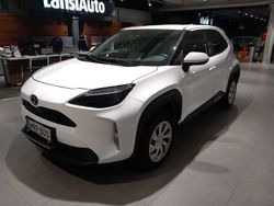 Valkoinen Käytetty 2024 Toyota Yaris Cross Active Katumaasturi | 21 440 € (Supertarjous)