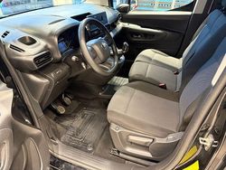 Musta Käytetty 2021 Toyota Proace City Active Tila-auto | 17 400 € (Perustarjous)