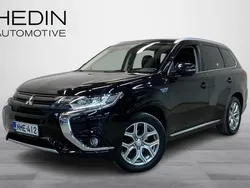Musta Käytetty 2018 Mitsubishi Outlander P-HEV Intense+ Katumaasturi | 14 890 € (Hyvä tarjous)