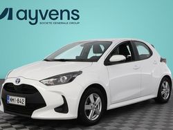 Valkoinen Käytetty 2022 Toyota Yaris Hybrid Active Viistoperä | 19 900 € (Perustarjous)