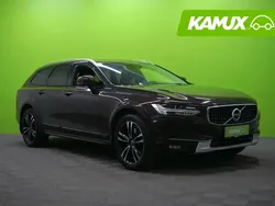 Ruskea Käytetty 2017 Volvo V90 CC Pro Farmari | 31 480 € (Hieman kallis)