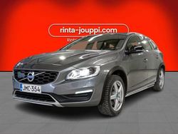 Harmaa Käytetty 2017 Volvo V60 CC Momentum Farmari | 16 390 € (Hyvä tarjous)