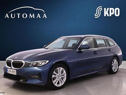 Sininen Käytetty 2021 BMW 330e Sport Line Farmari | 30 980 € (Kallis)