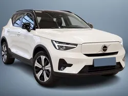 Valkoinen Käytetty 2023 Volvo XC40 Core Katumaasturi | 39 800 € (Perustarjous)