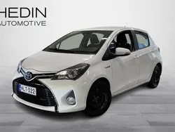 Valkoinen Käytetty 2016 Toyota Yaris Hybrid Premium Viistoperä | 13 790 € (Hyvä tarjous)