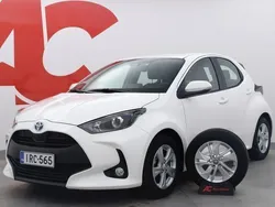 Valkoinen Käytetty 2023 Toyota Yaris Active Viistoperä | 21 770 € (Perustarjous)