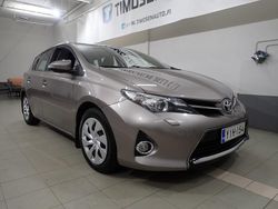 Ruskea (beige) Käytetty 2013 Toyota Auris Active Viistoperä | 8 950 € (Hyvä tarjous)