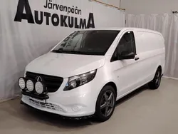 Valkoinen Käytetty 2023 Mercedes Vito Tila-auto | 52 980 €