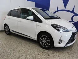 Valkoinen Käytetty 2020 Toyota Yaris Hybrid Viistoperä | 15 500 € (Hyvä tarjous)