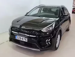 Musta Käytetty 2020 Kia Niro LX Katumaasturi | 18 900 € (Perustarjous)