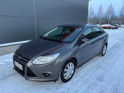 Ruskea Käytetty 2012 Ford Focus Trend Sedan | 4 990 € (Kallis)
