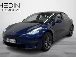 Sininen Käytetty 2021 Tesla Model 3 Long Range Sedan | 26 900 € (Hyvä tarjous)