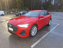 Käytetty 2021 Audi e-tron S-Line Katumaasturi | 37 490 € (Hieman kallis)