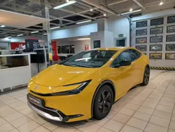 Keltainen Käytetty 2023 Toyota Prius Plug-in Hybrid Style Viistoperä | 37 890 € (Perustarjous)