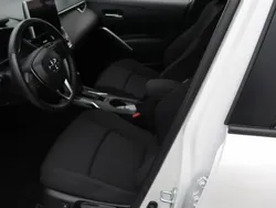 Valkoinen Käytetty 2023 Toyota Corolla Cross Edition Katumaasturi | 38 850 € (Perustarjous)