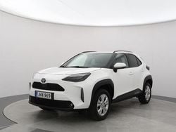 Valkoinen Käytetty 2025 Toyota Yaris Cross Katumaasturi | 29 900 € (Hyvä tarjous)