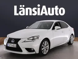 Valkoinen Käytetty 2014 Lexus IS300h Luxury Line Sedan | 24 750 € (Hieman kallis)